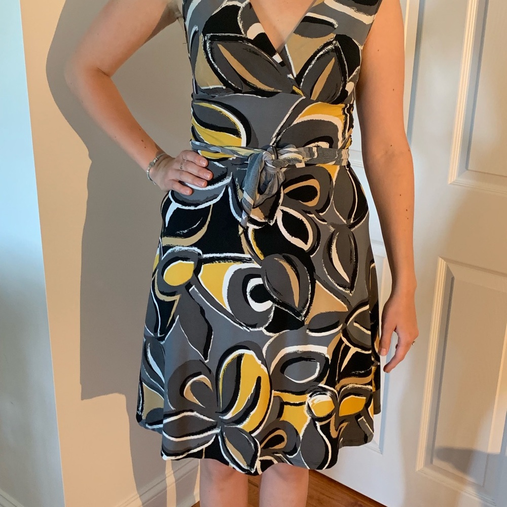 Dress - Picture 2 of 4
